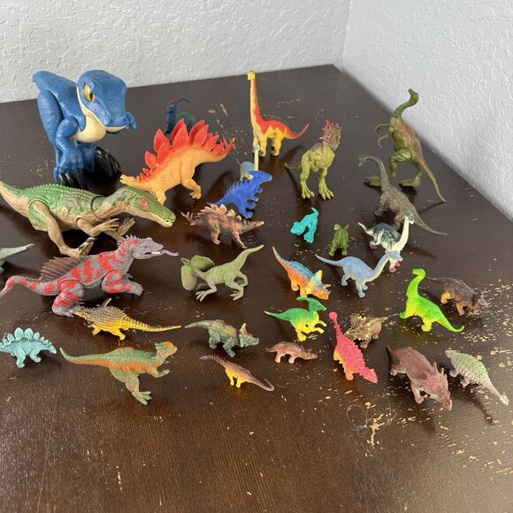 Dinosaur Toy Action Figure Lot - Picture 1 of 12